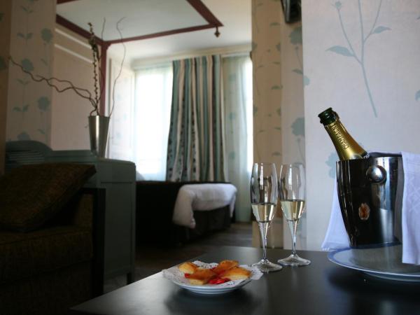 Le Parvis : photo 6 de la chambre chambre double « bleue » - 1er Étage