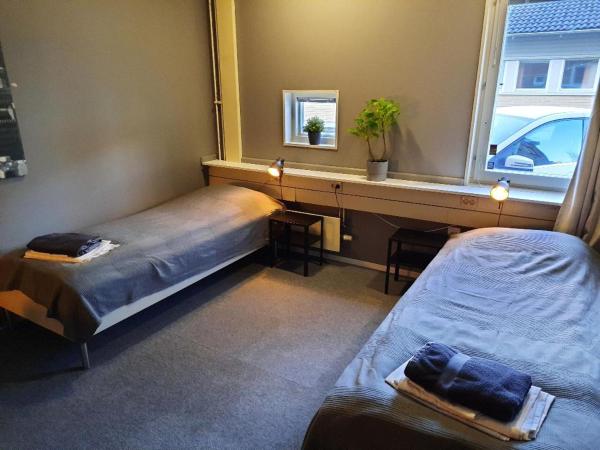 Vandrarhem Uppsala - Portalgatan : photo 9 de la chambre chambre double avec salle de bains commune