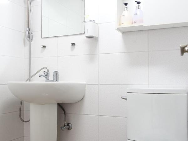 Gangnam Suncity Guesthouse : photo 9 de la chambre chambre lits jumeaux