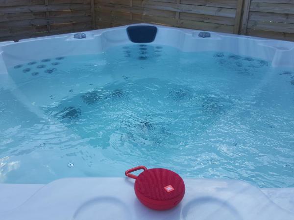 Au Charme de Pépiole : photo 4 de la chambre chambre double - vue sur jardin