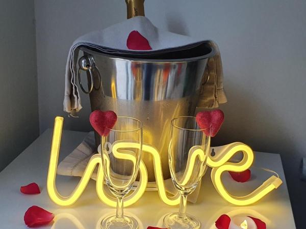 Au Charme de Pépiole : photo 7 de la chambre chambre double - vue sur jardin