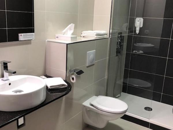 The Originals City Hôtel, Aéroport Beauvais : photo 2 de la chambre chambre lits jumeaux confort