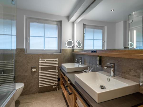 Resort La Ginabelle : photo 6 de la chambre grande chambre double - vue sur mont cervin