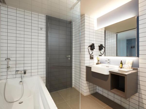 The Quarter Silom by UHG : photo 7 de la chambre chambre double deluxe avec baignoire