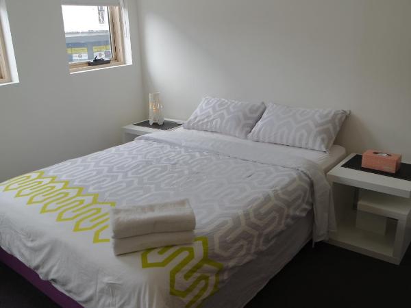 Cityview Studio Accommodation : photo 8 de la chambre studio lit queen-size de luxe 