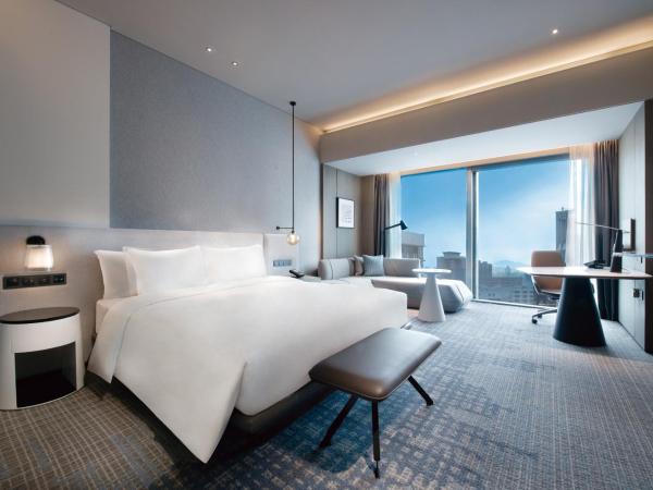 Crowne Plaza Shenzhen World Exhibition and Convention Center, an IHG Hotel : photo 3 de la chambre chambre lit king-size premium