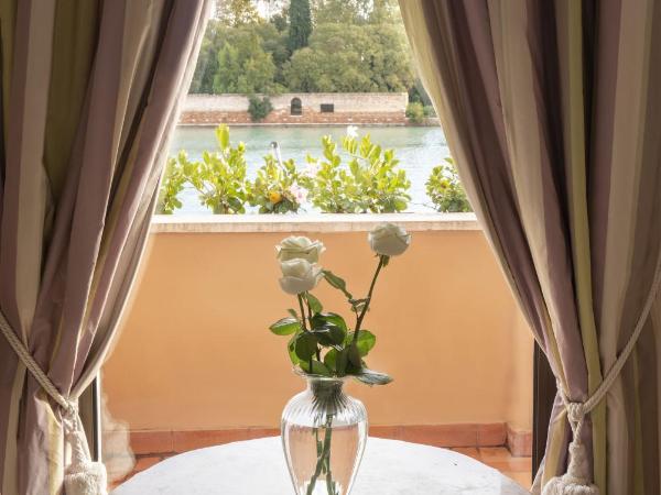 Hotel Cipriani, A Belmond Hotel, Venice : photo 9 de la chambre chambre double ou lits jumeaux premium avec balcon et vue sur le lagon