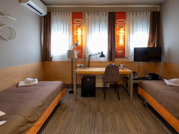 Hotel Restauracja Tenis Kortowo : photo 5 de la chambre chambre lits jumeaux