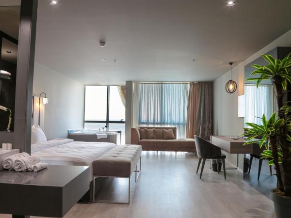 Pasaport Pier Hotel : photo 7 de la chambre chambre lit king-size - vue sur mer