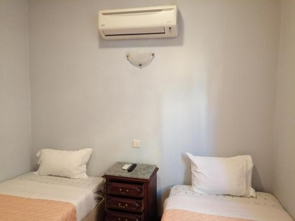 Residencia Vale Formoso : photo 7 de la chambre chambre lits jumeaux