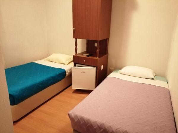 Residencia Vale Formoso : photo 1 de la chambre chambre lits jumeaux