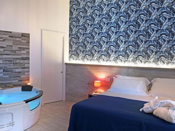 Barbarella HOTEL SPA : photo 4 de la chambre suite avec jacuzzi