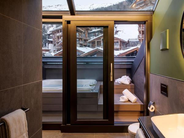 Hotel ZERMAMA Zermatt : photo 2 de la chambre chambre deluxe avec balcon - vue sur mont cervin