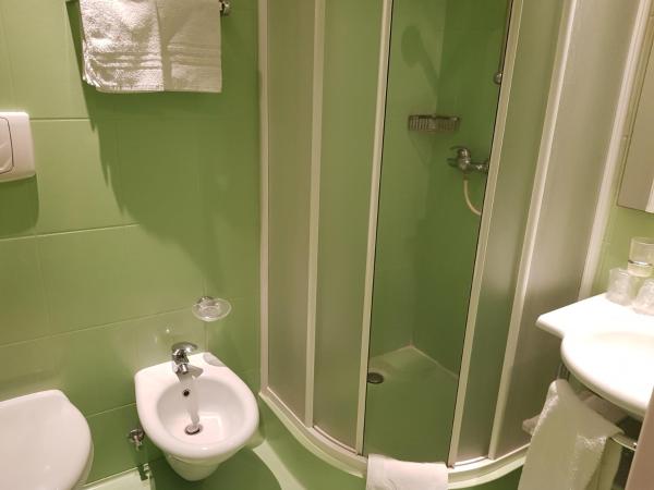 Hotel Ada : photo 4 de la chambre chambre double