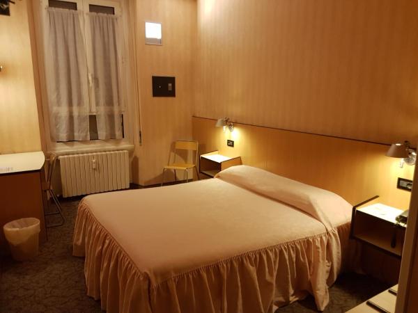 Hotel Ada : photo 6 de la chambre chambre double