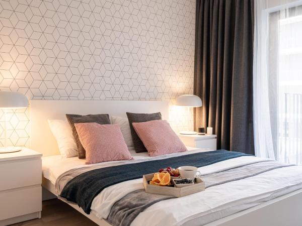 Art Apart River View Wrocław : photo 5 de la chambre appartement avec balcon