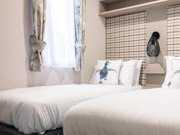 Yew Tree Lodge with Hot Tub : photo 1 de la chambre lodge