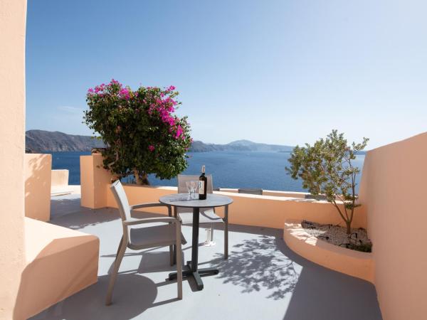 Horizon Aeifos Suites : photo 5 de la chambre studio double troglodyte - vue sur caldeira