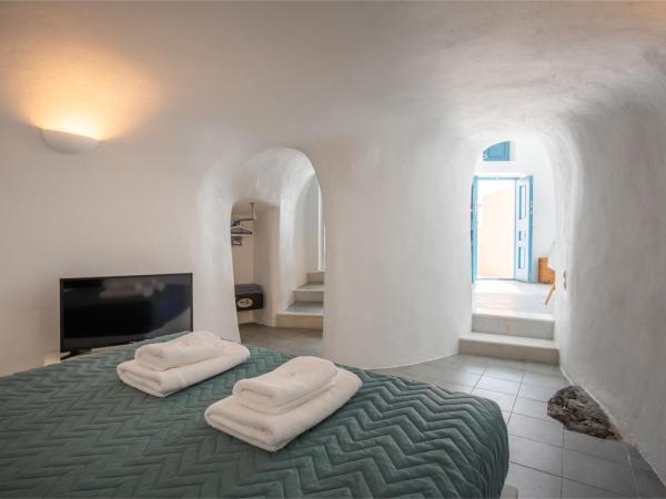 Horizon Aeifos Suites : photo 9 de la chambre studio double troglodyte - vue sur caldeira