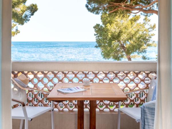 La Pinède Plage : photo 4 de la chambre chambre double - vue sur mer