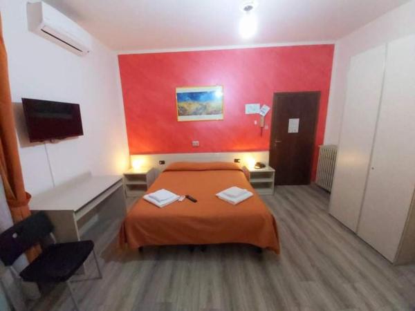 Hotel Arcella : photo 1 de la chambre chambre triple basique avec salle de bains commune