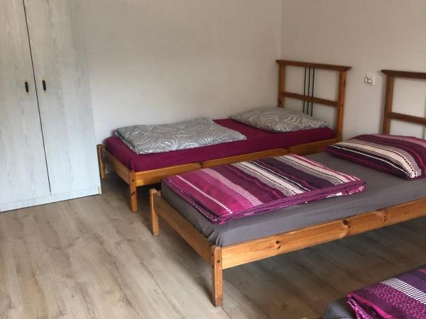 Tanie Pokoje Blisko Lotniska : photo 6 de la chambre dortoir mixte de 8 lits 