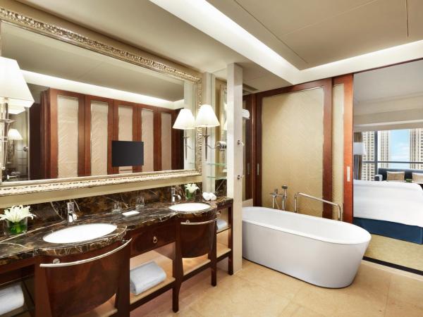 Shangri-La Qingdao - May Fourth Square : photo 6 de la chambre premier twin room - valley wing