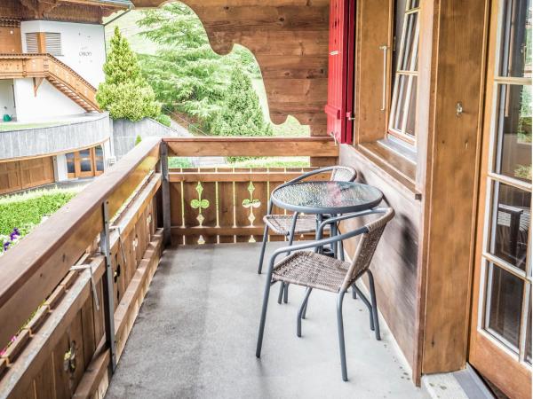 Hotel Gletscherblick Grindelwald : photo 4 de la chambre chambre lits jumeaux