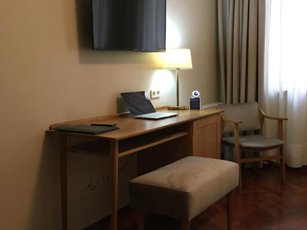 Hotel Crunia I A Coruña : photo 4 de la chambre chambre double ou lits jumeaux