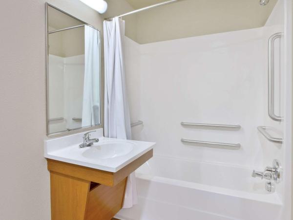 WoodSpring Suites San Antonio Fort Sam : photo 1 de la chambre chambre double avec 2 lits doubles - accessible aux personnes à mobilité réduite