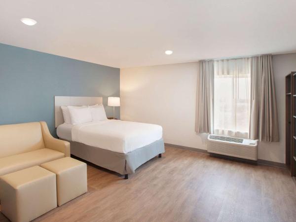 WoodSpring Suites Houston 288 South Medical Center : photo 1 de la chambre chambre lit queen-size avec canapé-lit - non-fumeurs