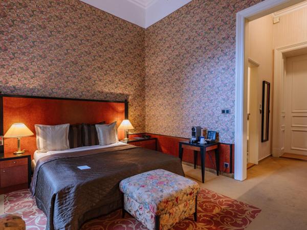 Grandhotel Pupp : photo 3 de la chambre côté rivière - chambre supérieure avec accès bien-Être - vue sur forêt