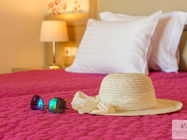 Pilot's Villas Luxury Suites : photo 3 de la chambre suite - vue sur jardin