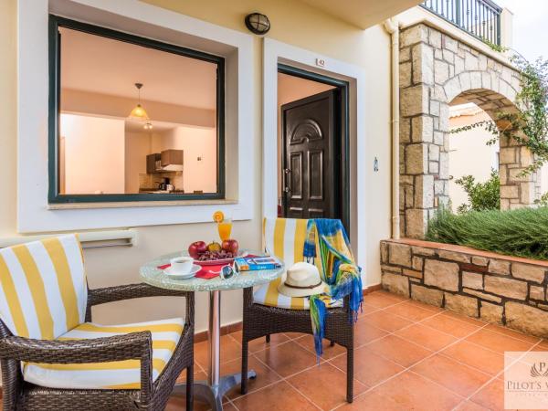 Pilot's Villas Luxury Suites : photo 8 de la chambre suite - vue sur jardin