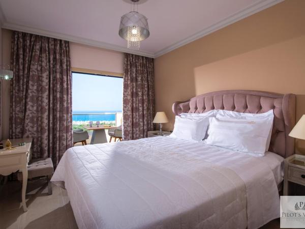 Pilot's Villas Luxury Suites : photo 4 de la chambre suite 2 chambres - vue sur mer