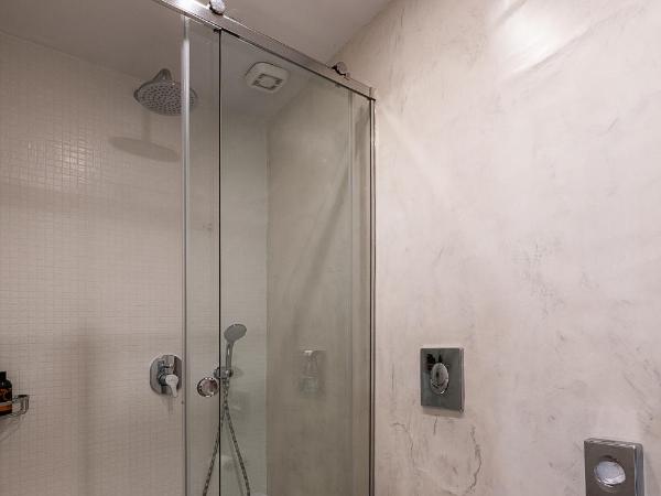 Hotel Off : photo 5 de la chambre chambre double supérieure donnant sur la cour