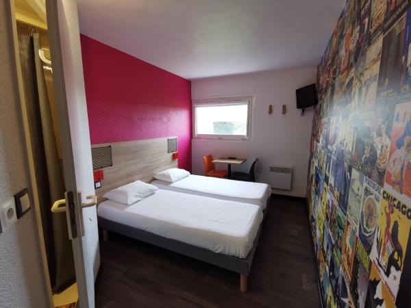 HotelF1 Bourges Le Subdray : photo 1 de la chambre chambre lits jumeaux cabrio avec salle de bains