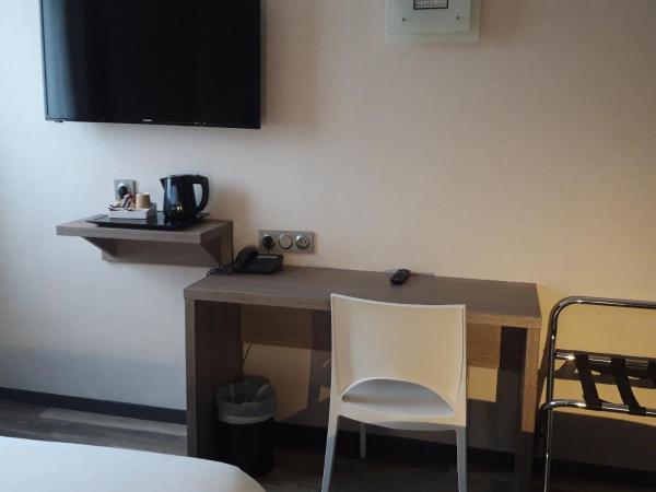 The Originals City, Hôtel La Terrasse, Tours Nord : photo 5 de la chambre chambre triple avec 3 lits simples