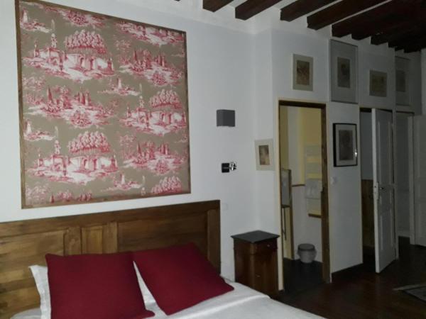 Manoir de Rouessé : photo 3 de la chambre chambre triple avec salle de bains privative