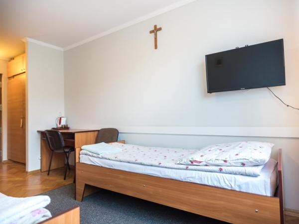 Dobre Miejsce Dom Rekolekcyjny : photo 1 de la chambre chambre lits jumeaux avec salle de bains