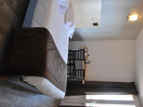 Hotel Foch Nancy Gare : photo 6 de la chambre chambre double confort (2)