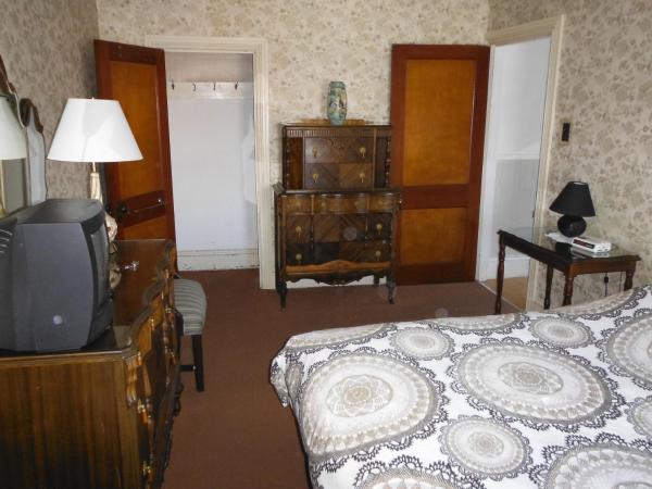 Auberge des Arts Bed and Breakfast : photo 5 de la chambre chambre lit king-size ou lits jumeaux avec salle de bains commune