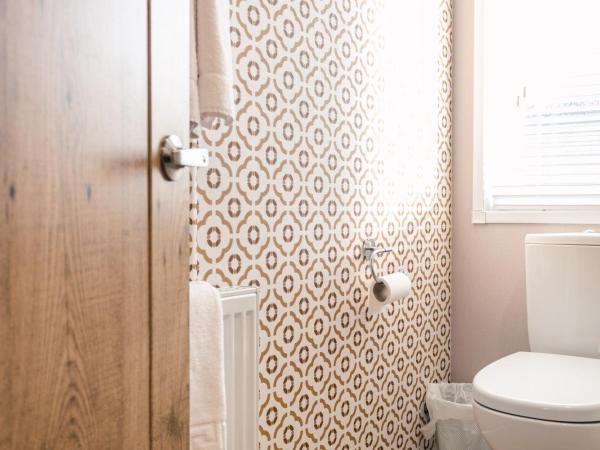 The White Rose Lodge with Hot Tub : photo 6 de la chambre maison 2 chambres