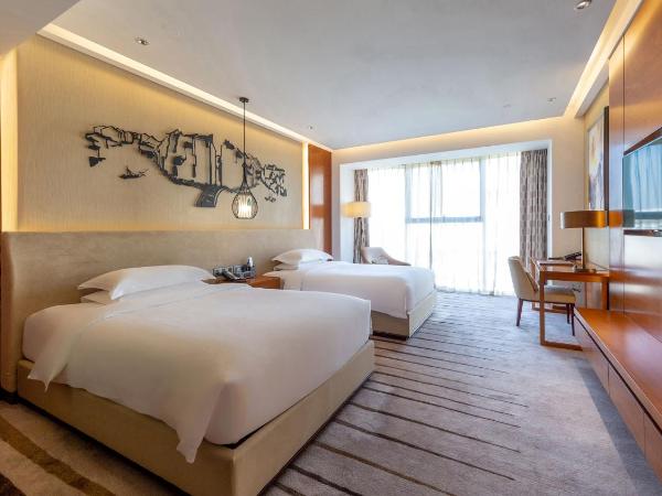 Holiday Inn Nanjing Xuanwu Lake, an IHG Hotel : photo 4 de la chambre standard double room with two double beds and atrium view