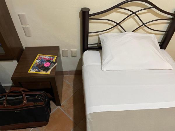 Hostal Nordés : photo 8 de la chambre chambre simple avec salle de bains privative