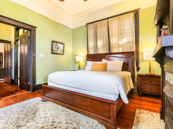 Canal Street Inn : photo 2 de la chambre suite lit king-size