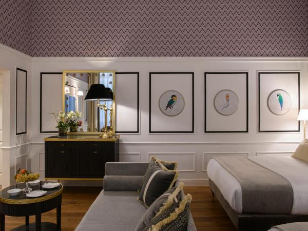 IL Tornabuoni The Unbound Collection by Hyatt : photo 2 de la chambre suite disposant de 2 lits queen-size