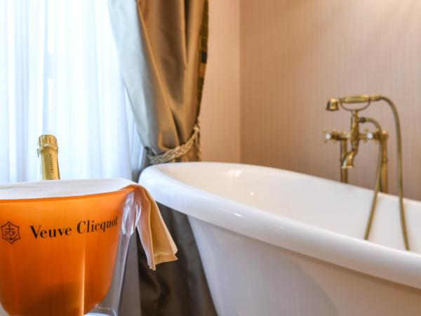 Hotel Master : photo 5 de la chambre chambre double deluxe avec baignoire