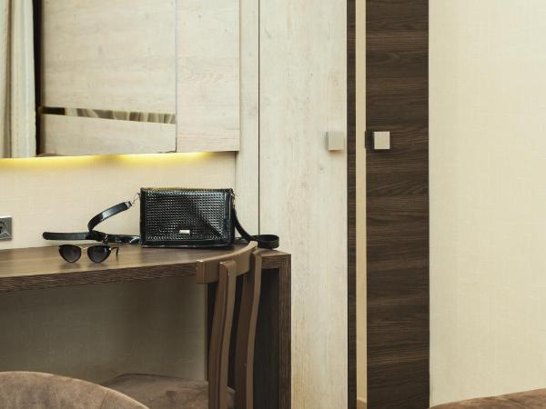 Royal Sun : photo 8 de la chambre suite junior - vue sur piscine