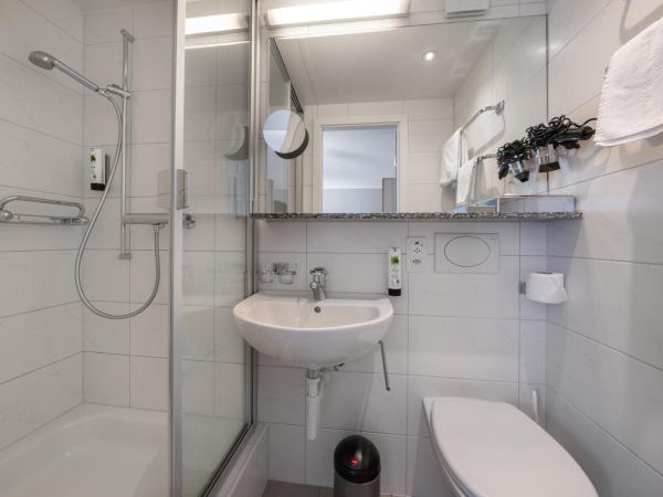 Hotel Derby Interlaken - Action & Relax Hub : photo 6 de la chambre chambre double Économique avec climatisation